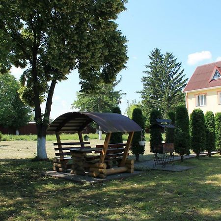 Kremin Hotel Kremenetsʼ Esterno foto