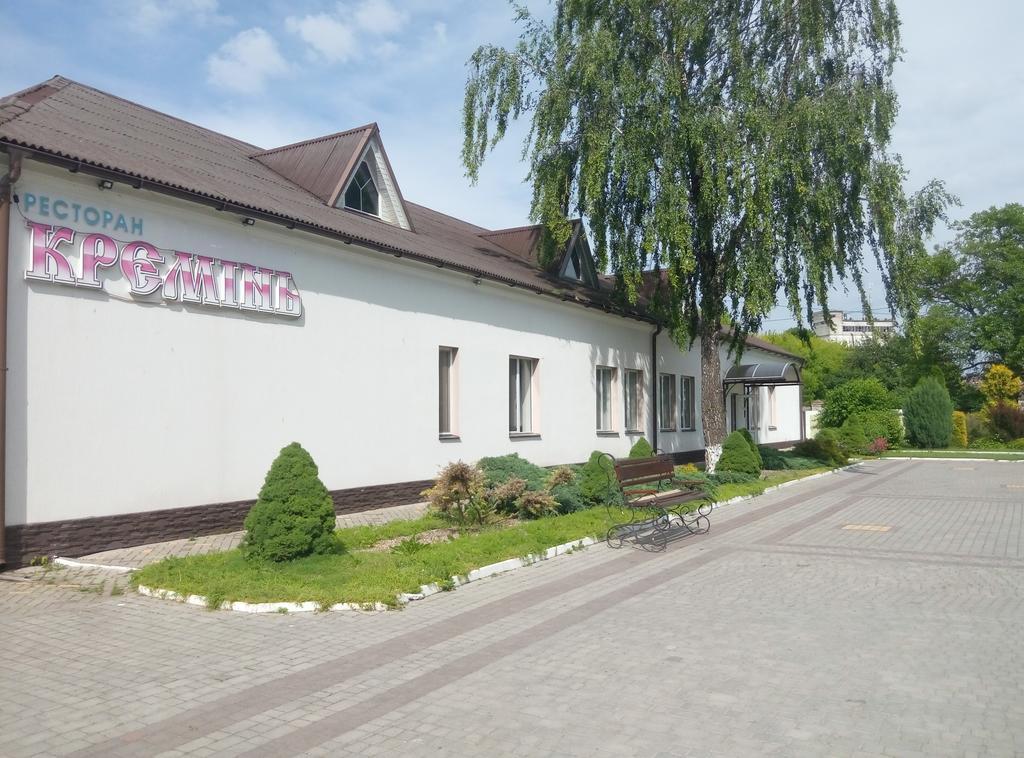 Kremin Hotel Kremenetsʼ Esterno foto