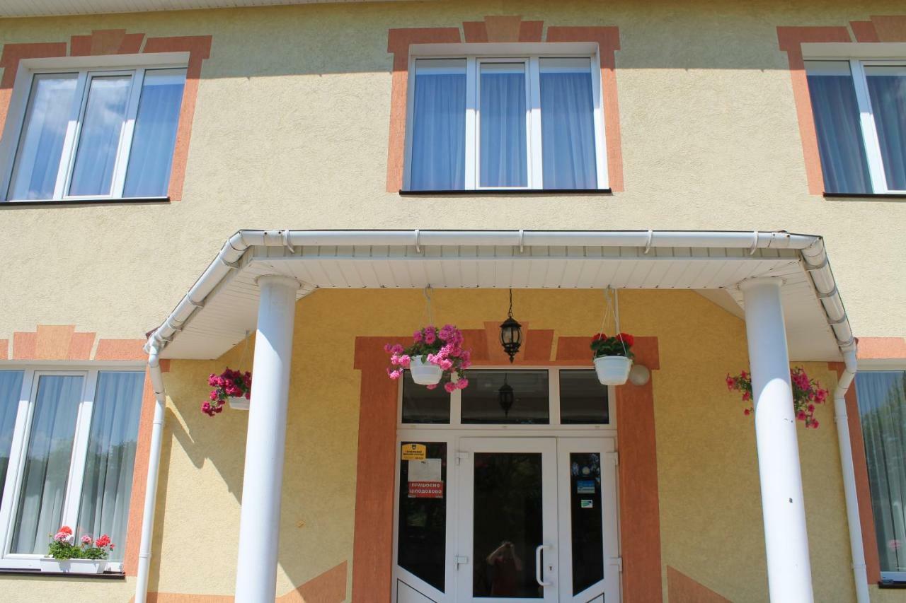 Kremin Hotel Kremenetsʼ Esterno foto