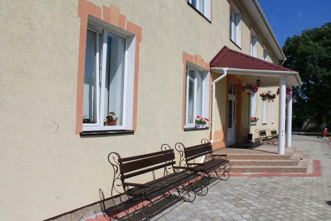 Kremin Hotel Kremenetsʼ Esterno foto