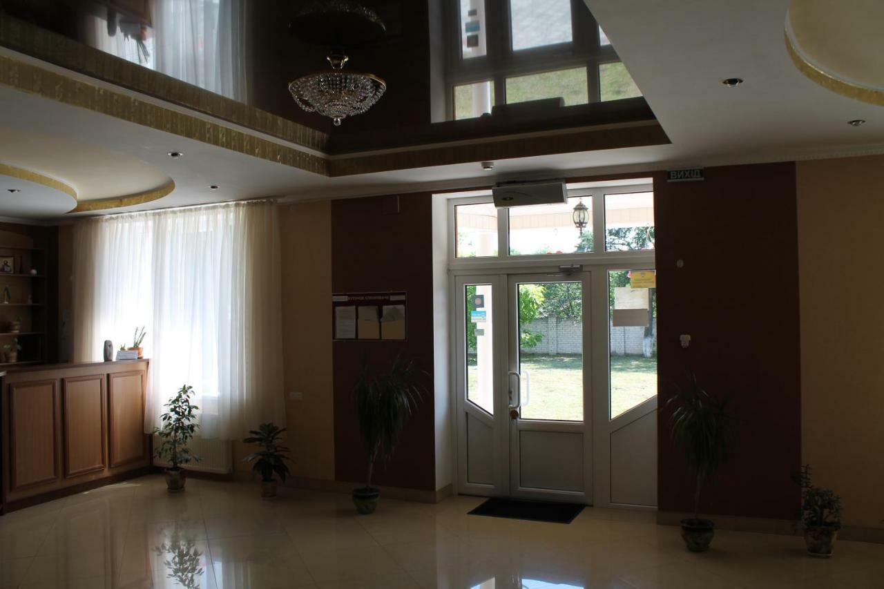 Kremin Hotel Kremenetsʼ Esterno foto