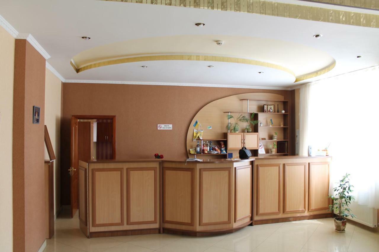 Kremin Hotel Kremenetsʼ Esterno foto