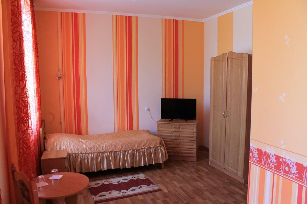 Kremin Hotel Kremenetsʼ Esterno foto