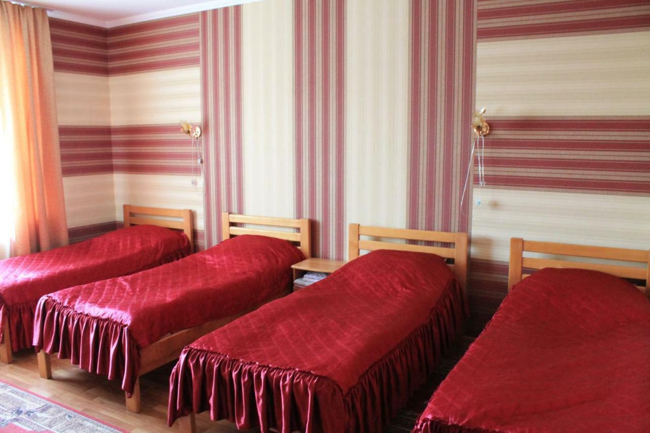 Kremin Hotel Kremenetsʼ Esterno foto
