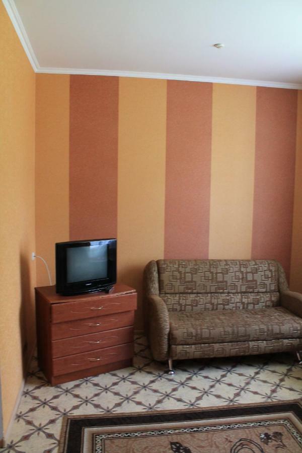 Kremin Hotel Kremenetsʼ Esterno foto