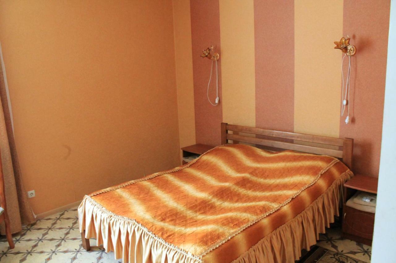 Kremin Hotel Kremenetsʼ Esterno foto