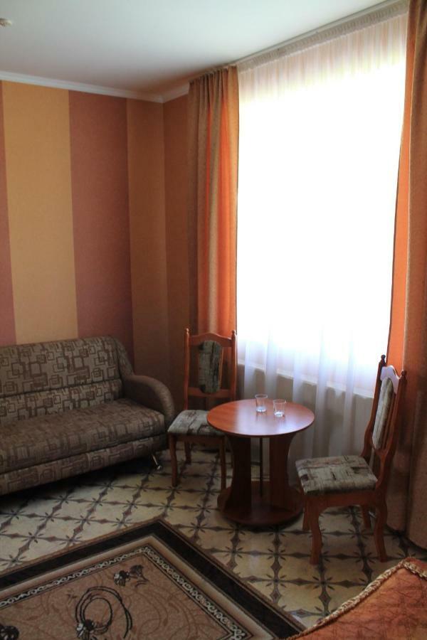 Kremin Hotel Kremenetsʼ Esterno foto