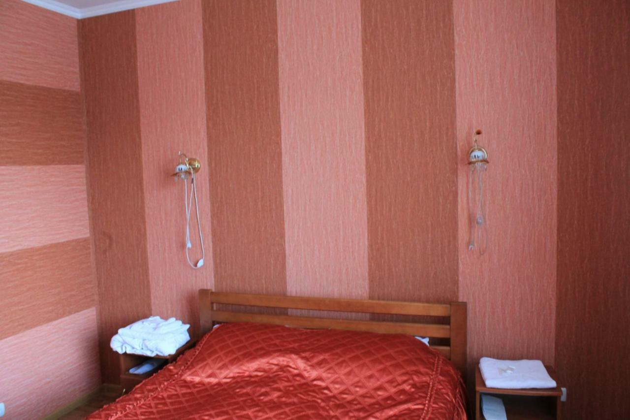 Kremin Hotel Kremenetsʼ Esterno foto