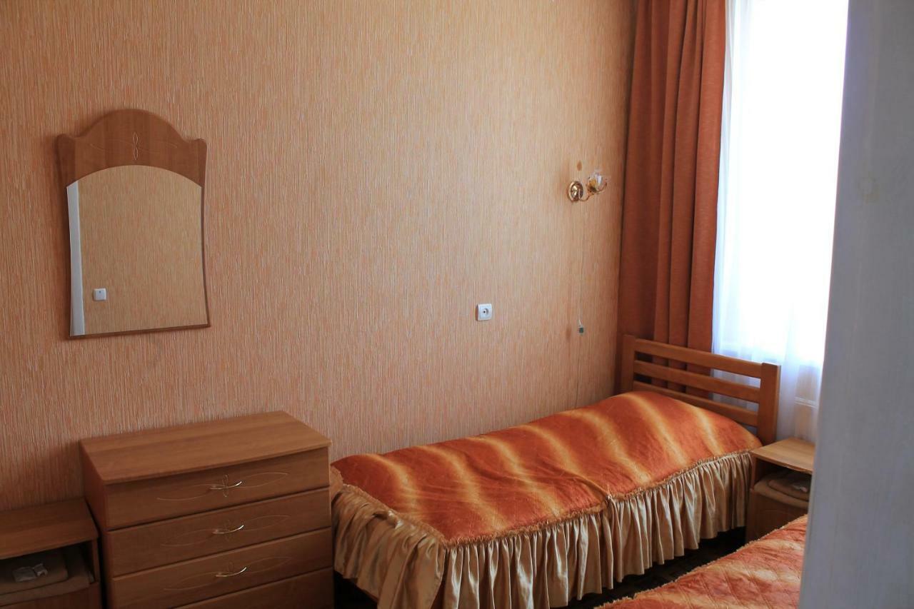 Kremin Hotel Kremenetsʼ Esterno foto