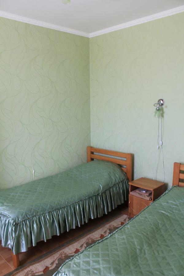 Kremin Hotel Kremenetsʼ Esterno foto