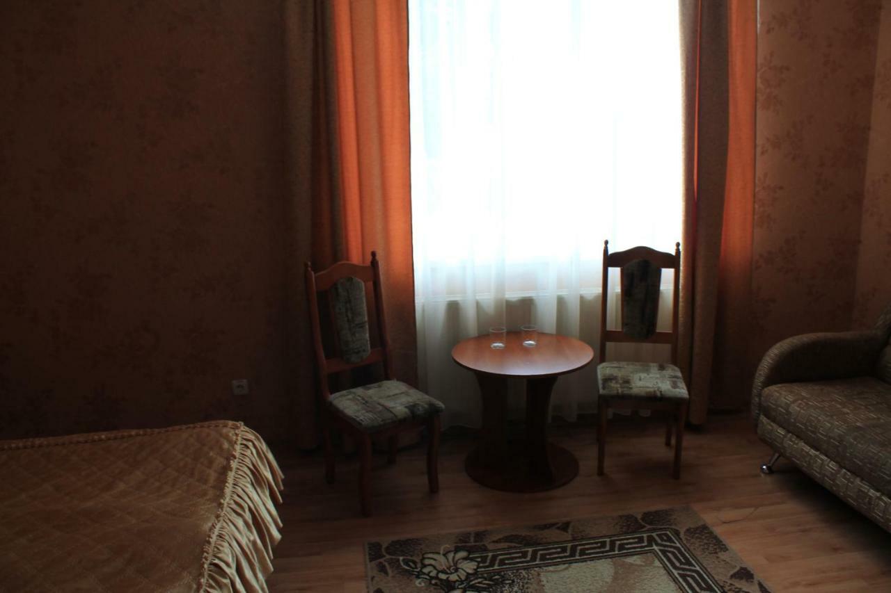 Kremin Hotel Kremenetsʼ Esterno foto