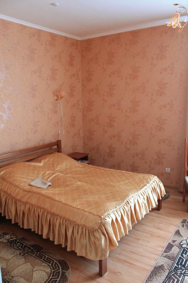 Kremin Hotel Kremenetsʼ Esterno foto