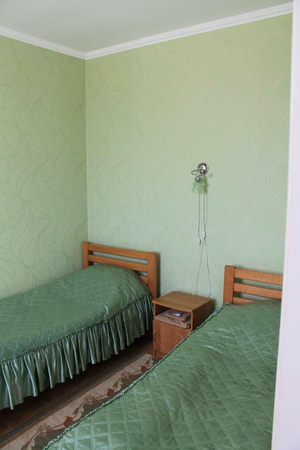 Kremin Hotel Kremenetsʼ Esterno foto