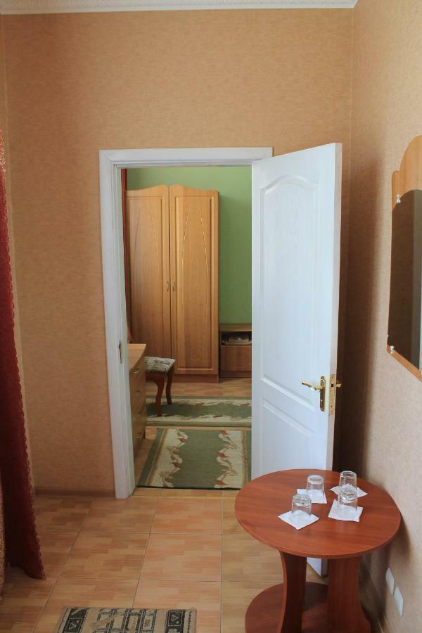 Kremin Hotel Kremenetsʼ Esterno foto