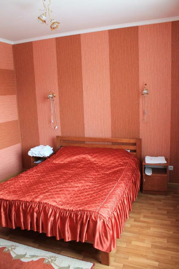 Kremin Hotel Kremenetsʼ Esterno foto