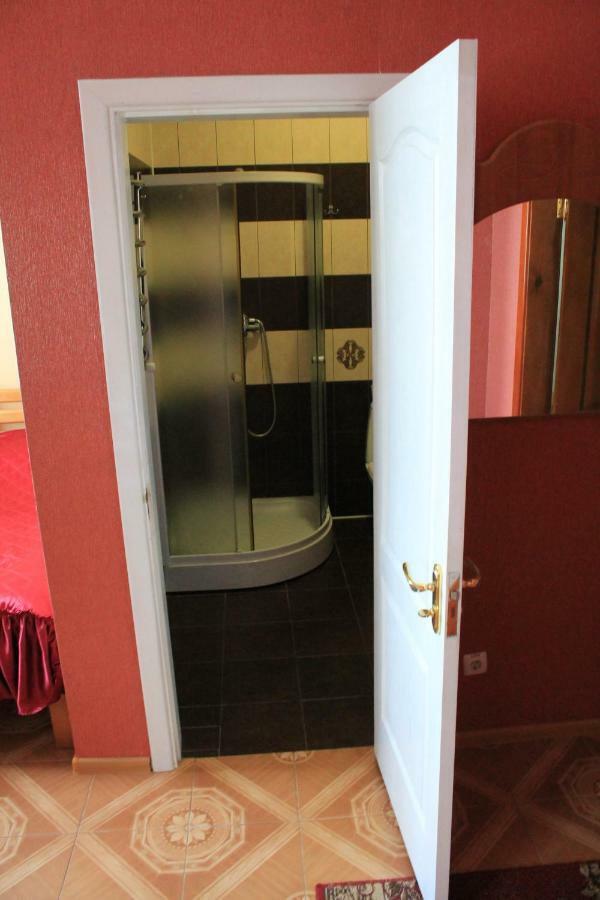 Kremin Hotel Kremenetsʼ Esterno foto