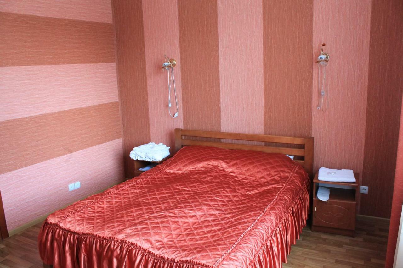 Kremin Hotel Kremenetsʼ Esterno foto